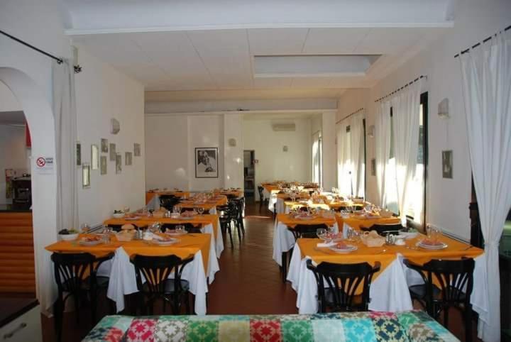 Hotel Annarita リミニ エクステリア 写真